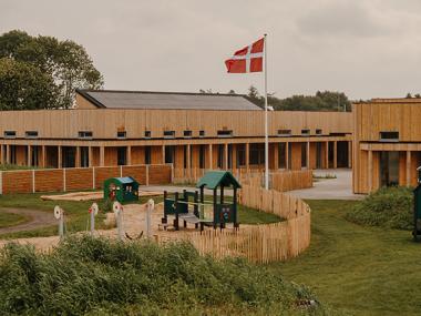 Børnehuset Fuglsang set fra legepladsen